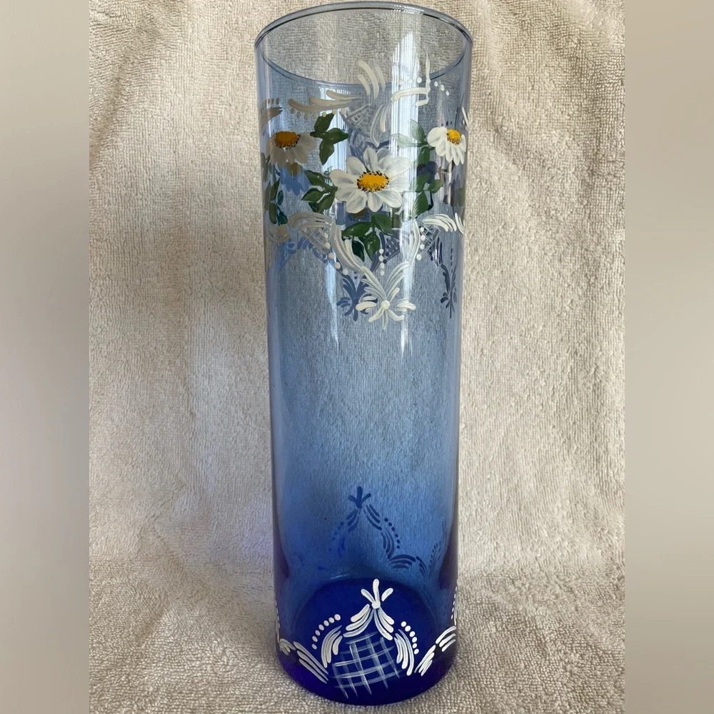 🖤 Hand Painted Tall Blue Glass Vase Daisy Floral Artist assigned L. Lavieri